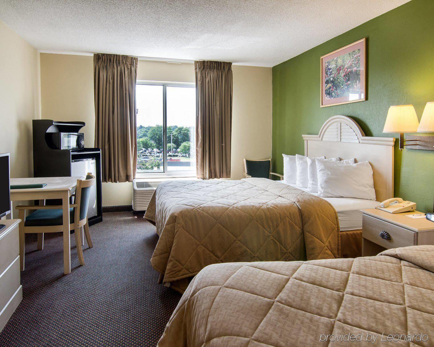 Quality Inn Merriam Kansas Экстерьер фото