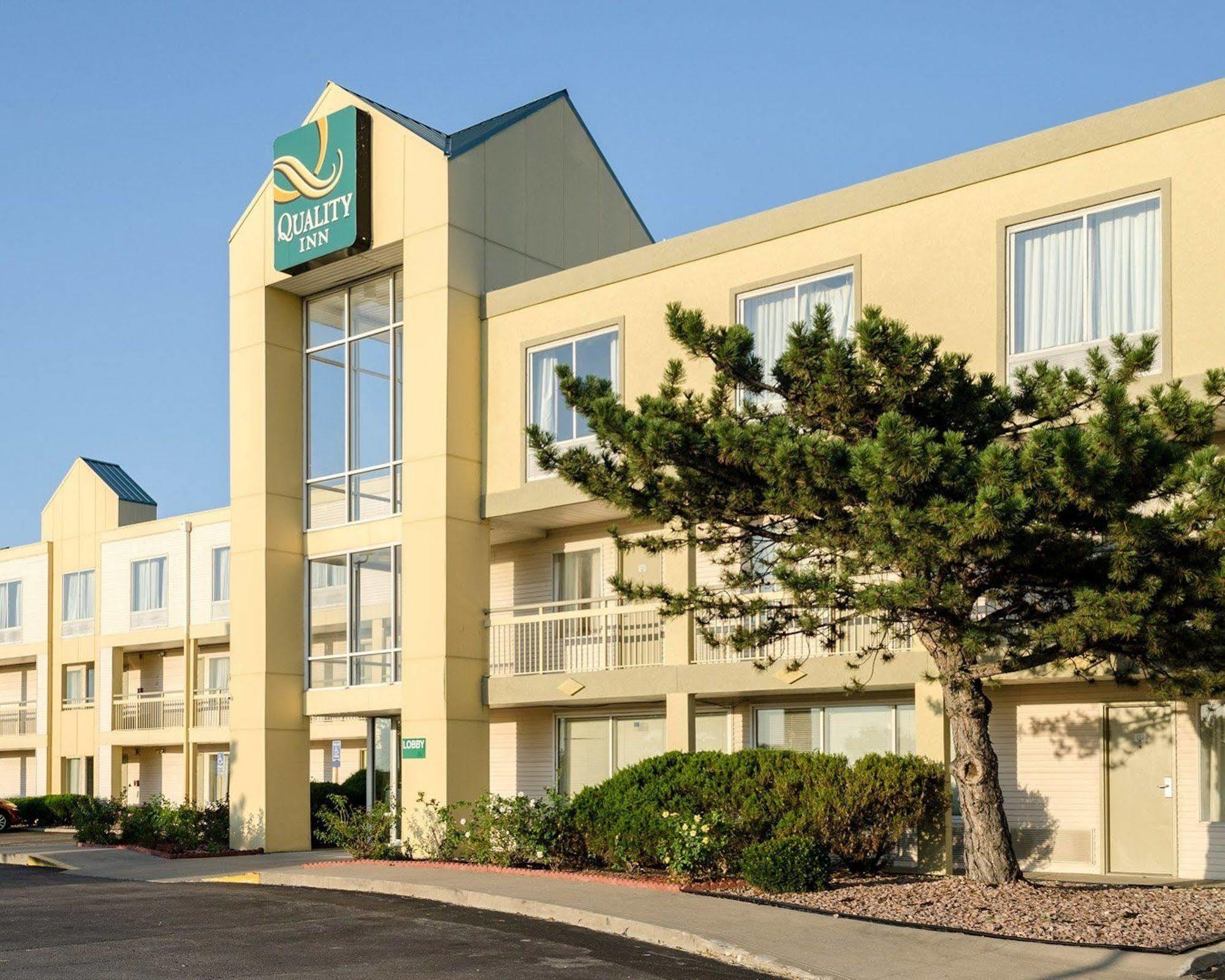 Quality Inn Merriam Kansas Экстерьер фото